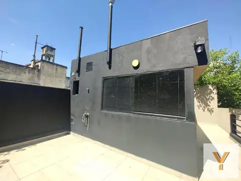 Casa en venta - 2 Dormitorios 2 Baños - 110Mts2 - Monte Castro