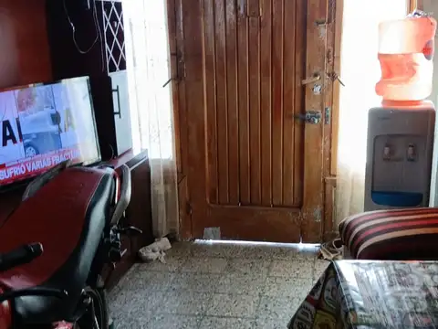 Casa 2 ambientes con 2 baños