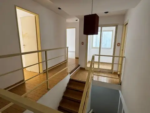 Depto Tipo Casa en Venta con 1 cocheras