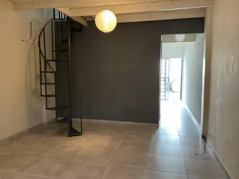 Depto Tipo Casa en Alquiler en Ituzaingó, $ 800.000
