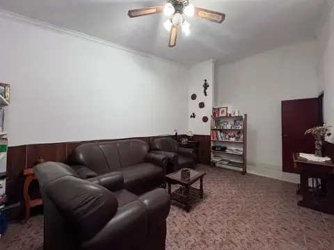 Casa 5 ambientes con 1 baño