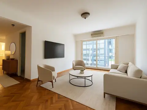 Primer piso al frente con Balcón a metros de Barrancas de Belgrano