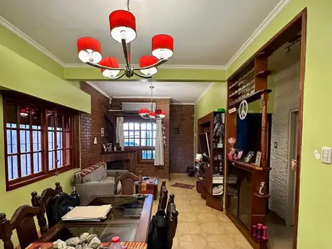 Casa 3 ambientes con 2 baños