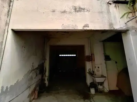 CASA 4 AMB., CON LOCAL, GARAJE Y TERRAZA ANTICIPO Y CTS