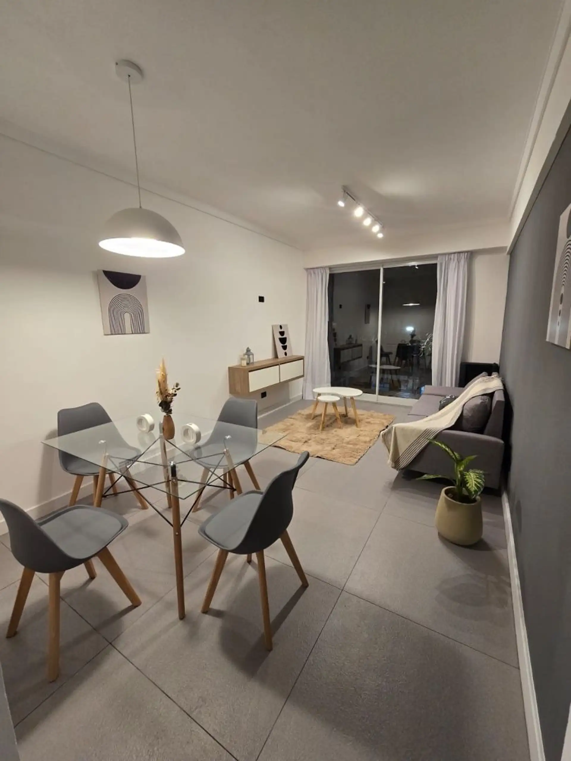 Depto 2 amb con dependencia y balcón, 50m² — Plaza Colón