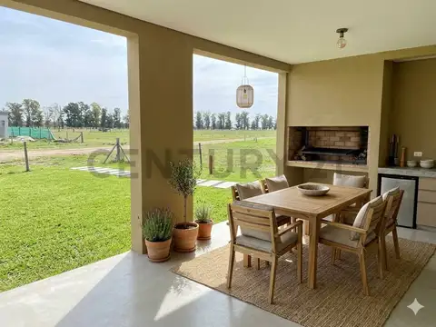 Casa 4 ambientes con 2 baños