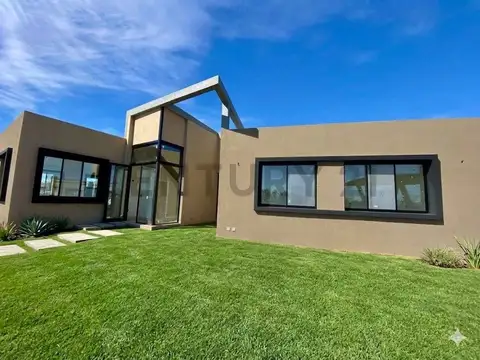 Casa en Venta en Los Tres Pinos, USD 170.000