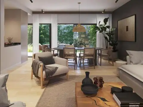 Casa en Venta con 3 cocheras