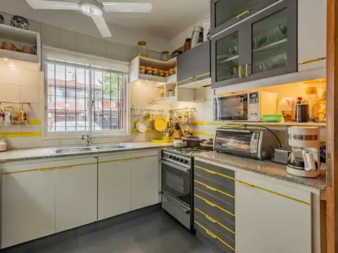 Depto Tipo Casa en Venta en Olivos, USD 280.000