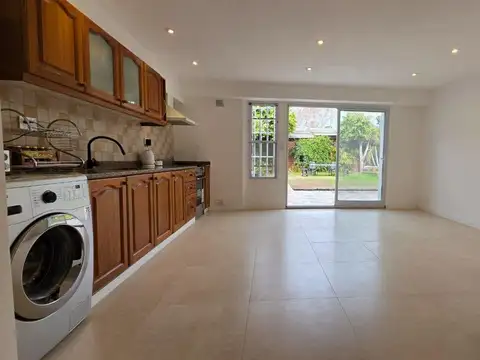 Casa 7 ambientes con 2 baños