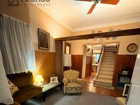 Casa en Venta con 2 cocheras
