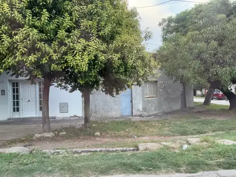 Casa a demoler a 5 cuadras de Bv Pellegrini 
