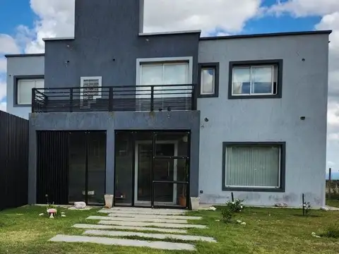 Venta de Casa en Barrio Privado La Punta-San Luis