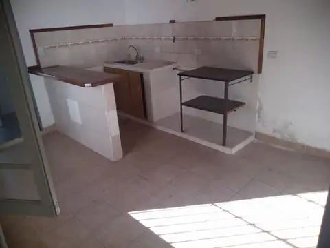 Depto Tipo Casa en Alquiler con 1 cocheras