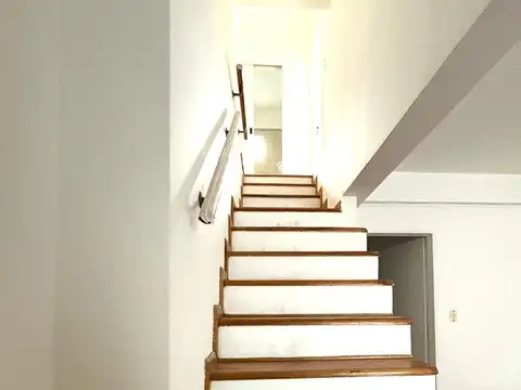 Casa en Alquiler con 1 cochera