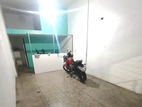 LOCAL SIN EXPENSAS - 8 x 3,40 m (aprox) - C/ BAÑO - NO APTO GASTRONOMÍA - MIXTURA 3 