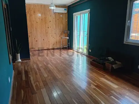 Casa 2 Ambientes en Esquina – Reciclada a Nuevo – Jardín, Pileta y Cochera – metros Panamericana - S