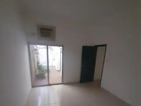 Casa 3 dormitorios en Barrio Cofico con cochera ideal para emprendimiento