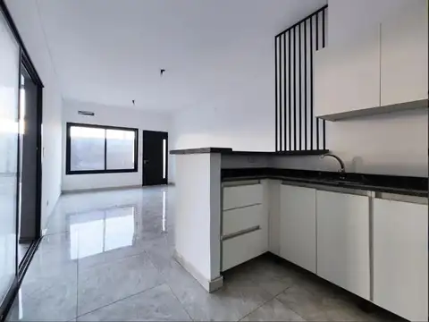 Casa 3 ambientes con 2 baños