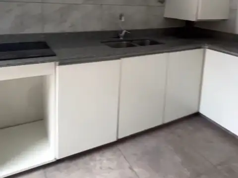 Depto Tipo Casa en Venta en Munro-Este, USD 108.000