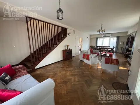 Casa 5 ambientes con 3 baños