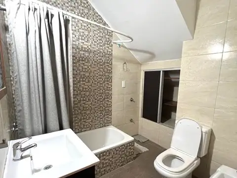 Depto Tipo Casa 4 ambientes con 2 baños