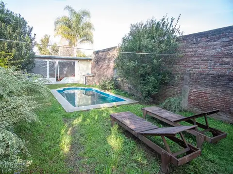 Casa con pileta en Maria Selva