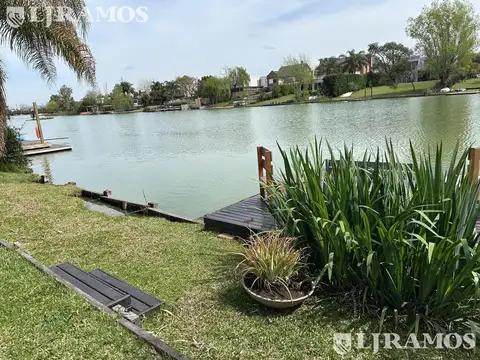 Casa 6 ambientes con 3 baños