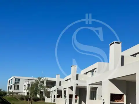 DUPLEX CASA PILARA BARRIO LA CALESA TIPO CASA CON JARDIN