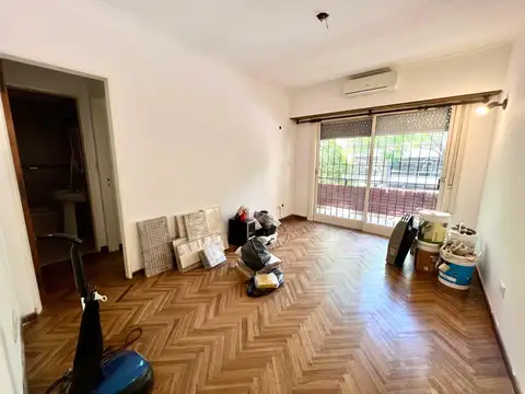 Sarmiento 100, Piso 1