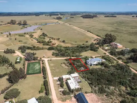 Lote de 720 m2 en barrio San Vicente