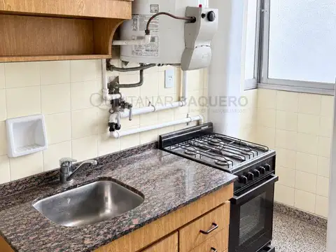 Departamento en Alquiler en Monserrat, $ 650.000