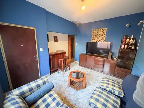 Casa en Alquiler con 3 cocheras