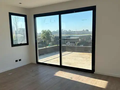 Casa en venta - 5 Dormitorios 4 Baños - 805Mts2 - Escobar