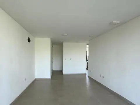 Venta Complejo Capri Jockey Club 3 dormitorios 3 baños semi piso pileta cochera