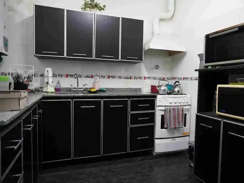 VENTA CASA  5 AMB/COCH/TERRAZA-GERLI-APTO CREDITO