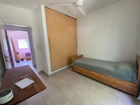 Casa en Alquiler con 2 cocheras