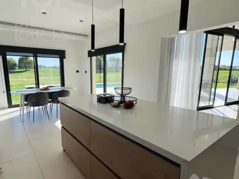 Casa al Golf en El Cantón