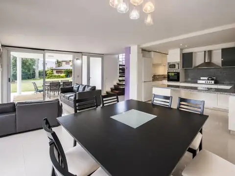 Casa en Venta en Funes Hills San Marino, USD 370.000