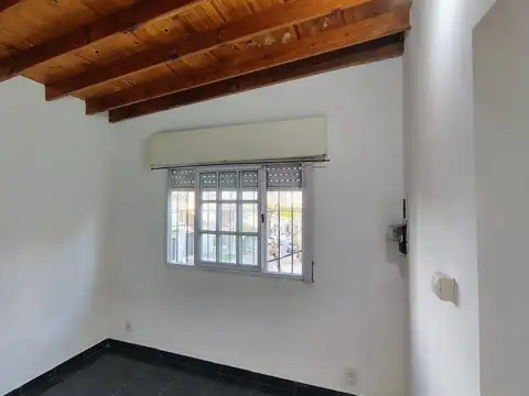 Departamento en Alquiler en Bernal Oeste, $ 400.000