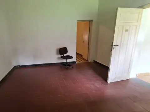 EN VENTA EN EL PALOMAR P.H. TIPO CASA AL FONDO, DE 4 AMBIENTES CON PATIO, LOTE DE 200M2 - FICHA 5995