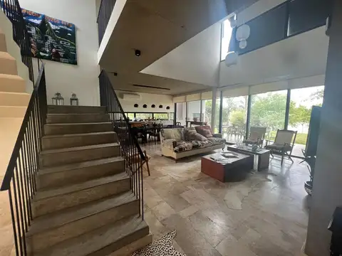 Venta Casa 5 amb al río barrio San Benito Villanueva Tigre