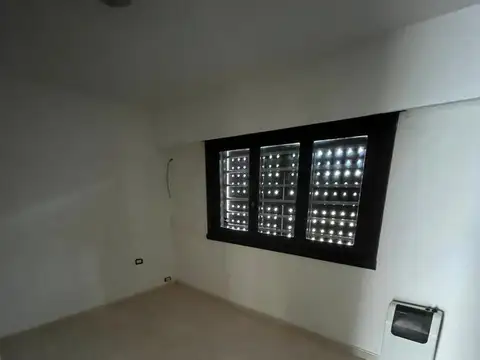 Casa en Alquiler con 1 cochera