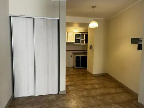 ALQUILER MONOAMBIENTE/ CENTRICO