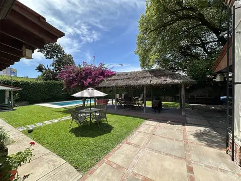 Casa 7 ambientes con 3 baños