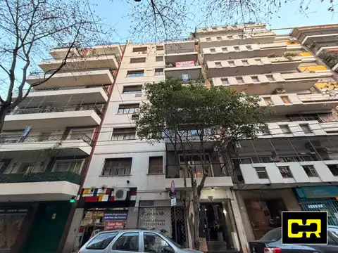 Departamento Tres Ambientes con Dependencia de servicios.