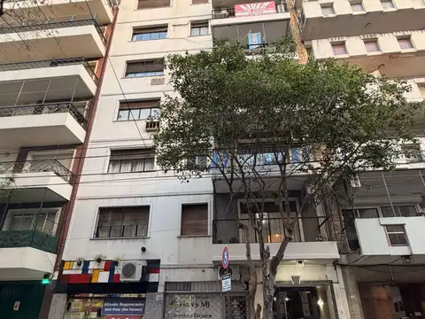 Caracas 100, Piso 1