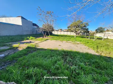 Casa en Alquiler con 2 cocheras