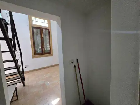 Depto Tipo Casa 4 ambientes con 2 baños