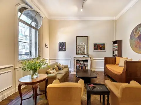 Departamento Francés en Plena Recoleta – PB Única de 6 Ambientes con patio